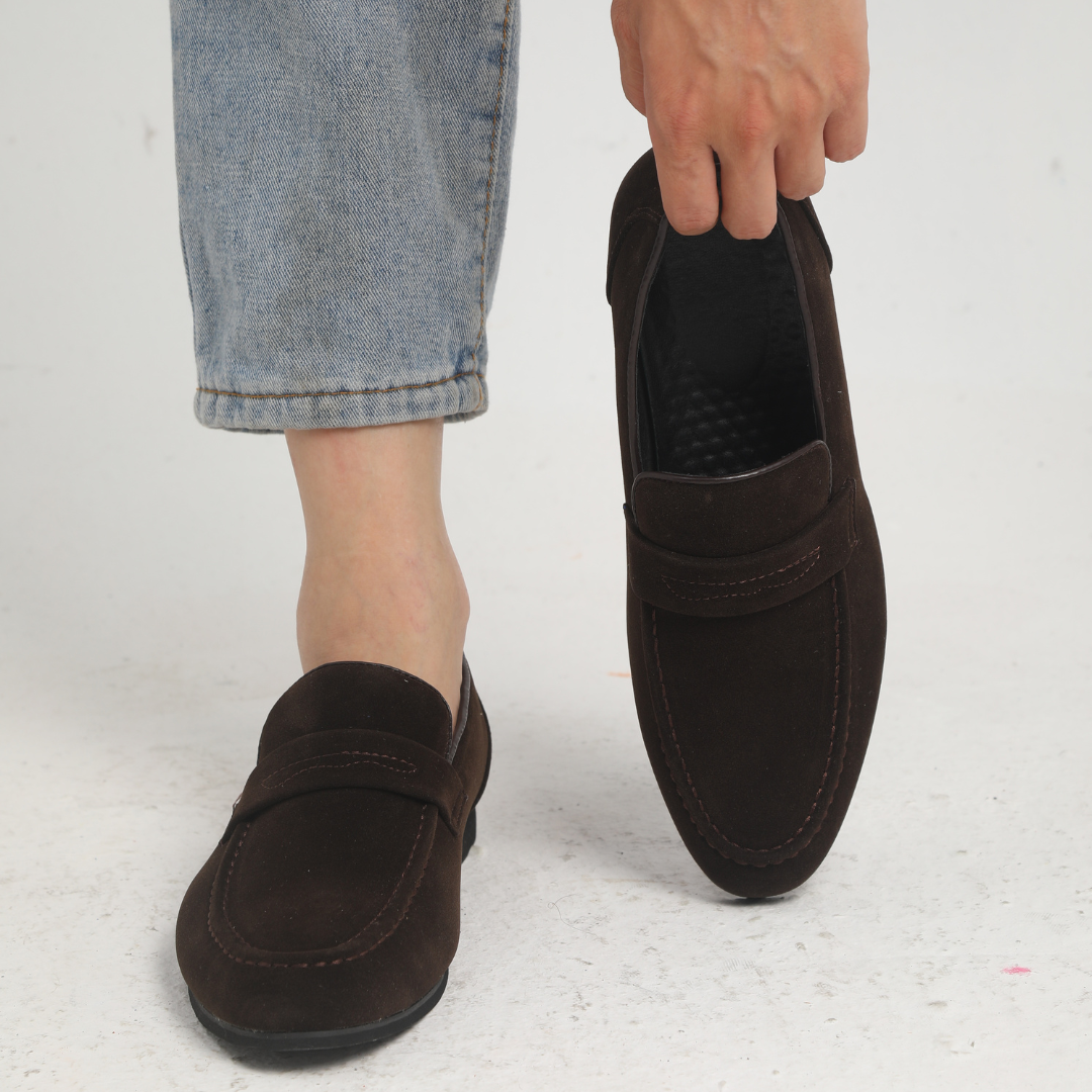 Laarhoven™ | Oud Geld Suede Strap Loafers